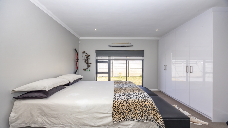 4 Bedroom Property for Sale in Parklands North Western Cape